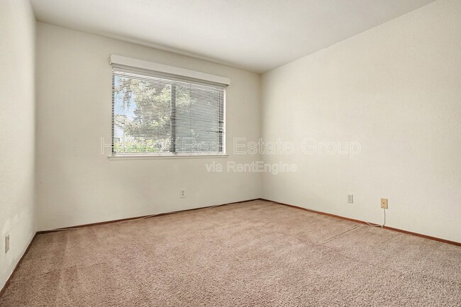 Building Photo - 4014 Penny Terrace