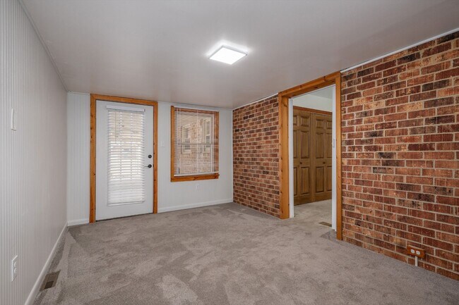 Building Photo - Updated All Brick One-Level