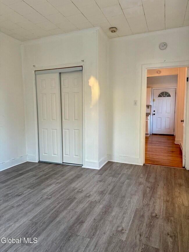 Building Photo - 290 2nd Ave