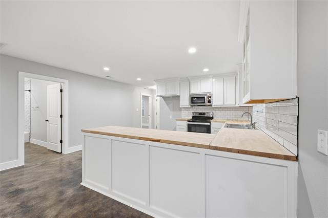 Building Photo - 607 E Day St