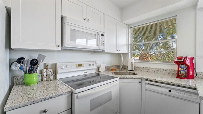 Building Photo - 3905 Del Prado Blvd S