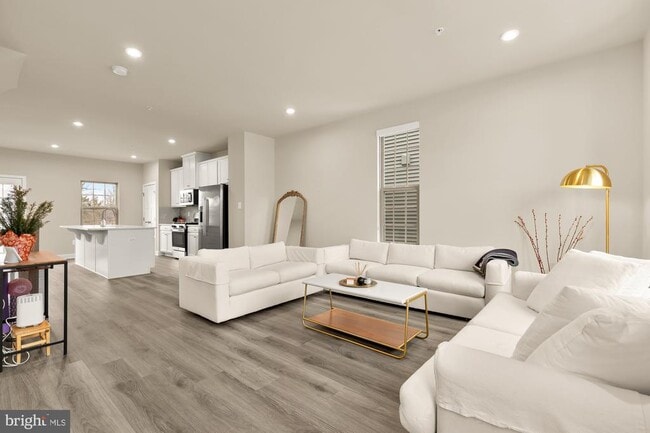 Building Photo - 9639 Tall Oaks Rd