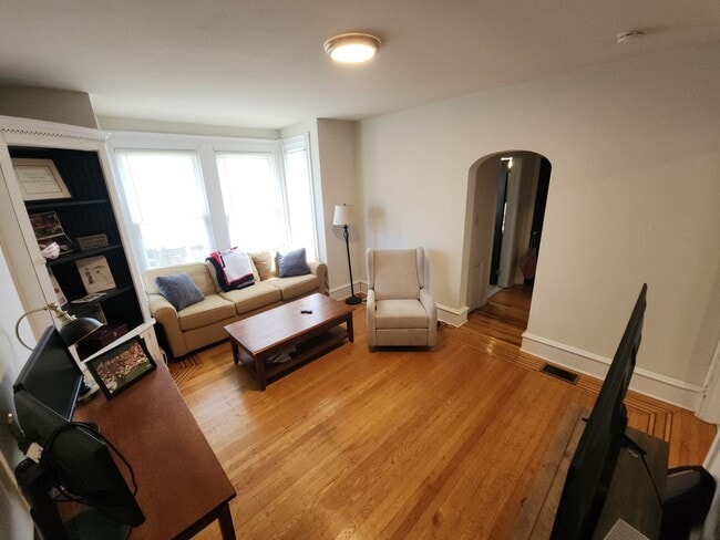 Building Photo - Great Location Conshy Apartment w/Central ...