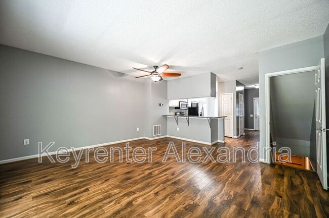 Building Photo - 7107 Tolliver St