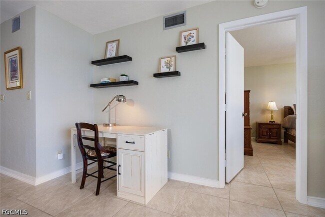 Building Photo - 16200 Bay Pointe Blvd