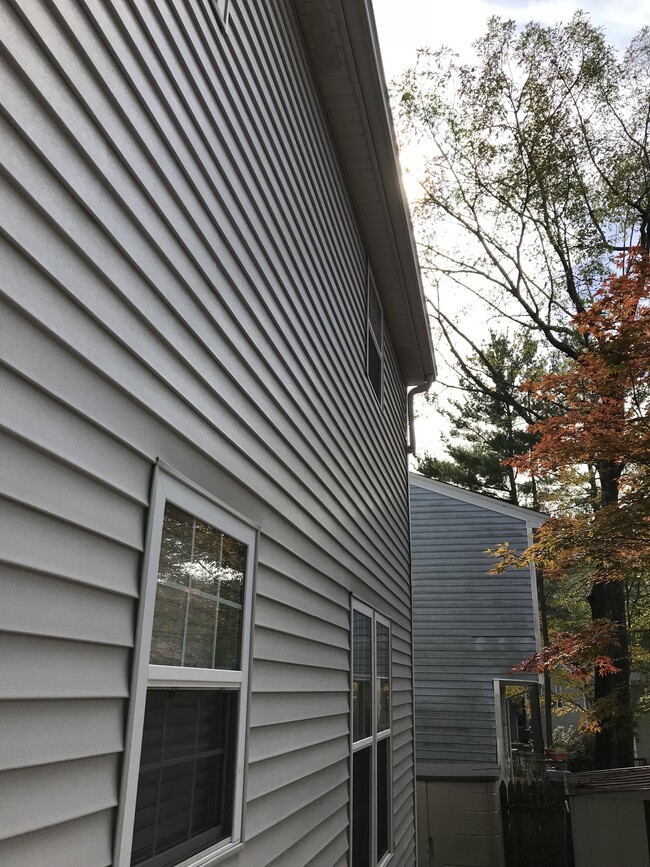 Building Photo - 16 Bowstring Way