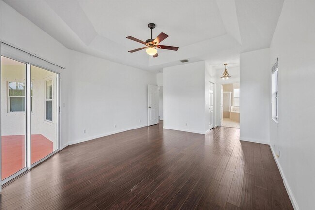Building Photo - 106 Fernwood Crescent