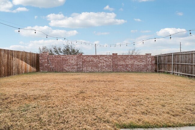 Building Photo - 475 Grenada Lk Dr