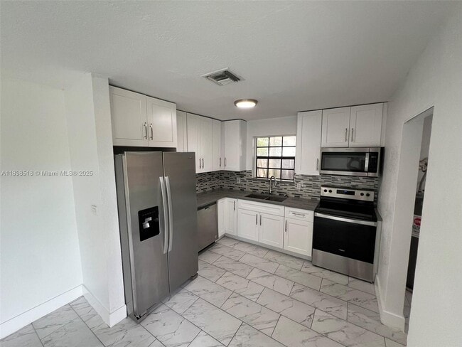 Building Photo - 4421 NW 33rd St