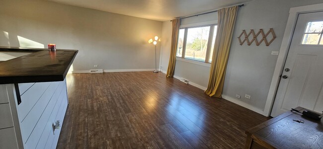 Building Photo - 10016 3rd Ave