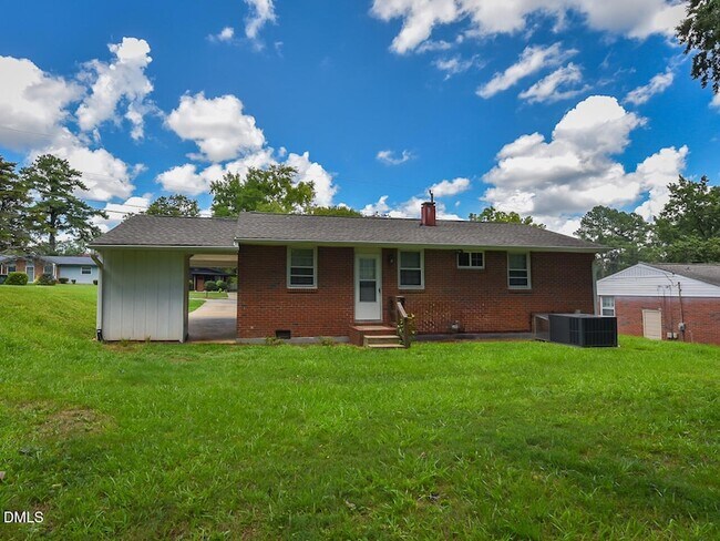 Building Photo - 852 Hadley Rd