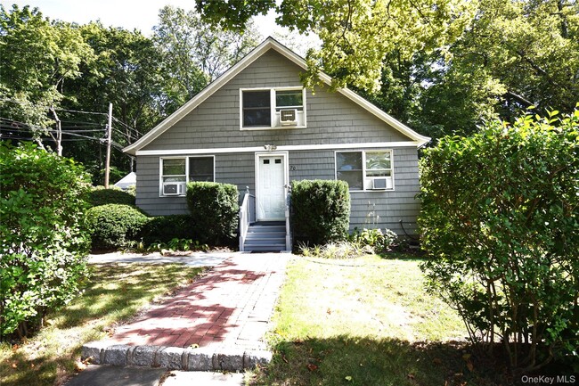 Primary Photo - 70 N Woodhull Rd