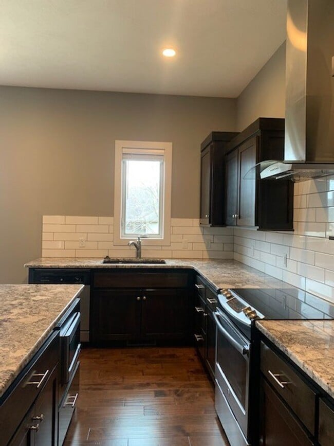 Building Photo - Beautiful Open Layout 3 Bedroom 2 Bath 3 Car Garage NIXA