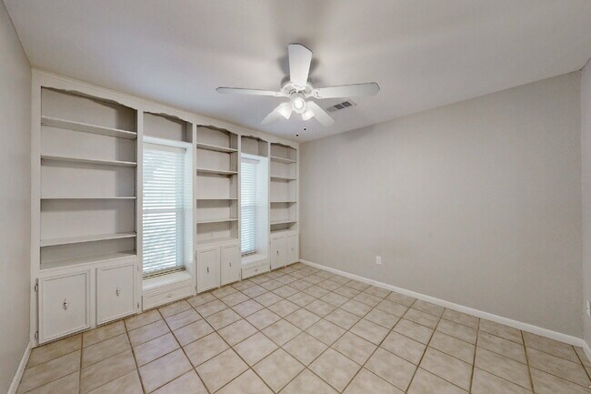 Building Photo - 1407 Skrivanek Ct