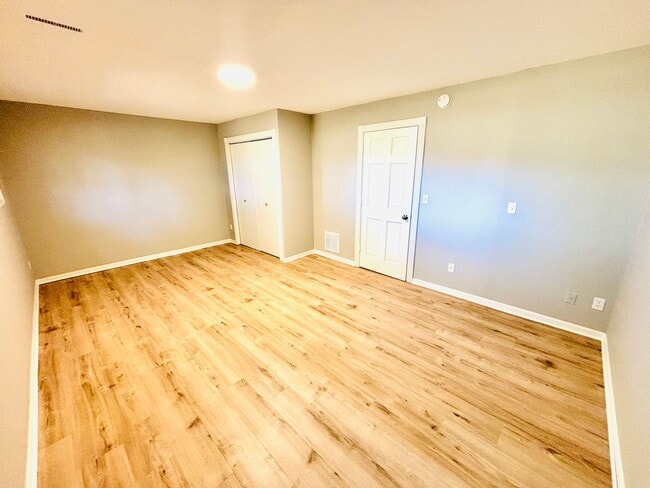 Building Photo - Newly Updated In Prime Apple Valley Neighborhood