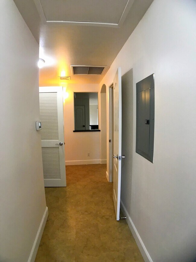 Building Photo - Resort style living! 3 Bed 2 Bath 2Pkg  Ko'Olina Kai Golf Estates