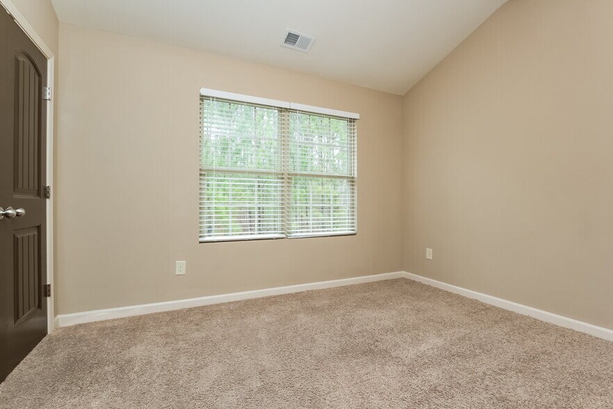 Building Photo - 261 Chandler Bluff Ct SE