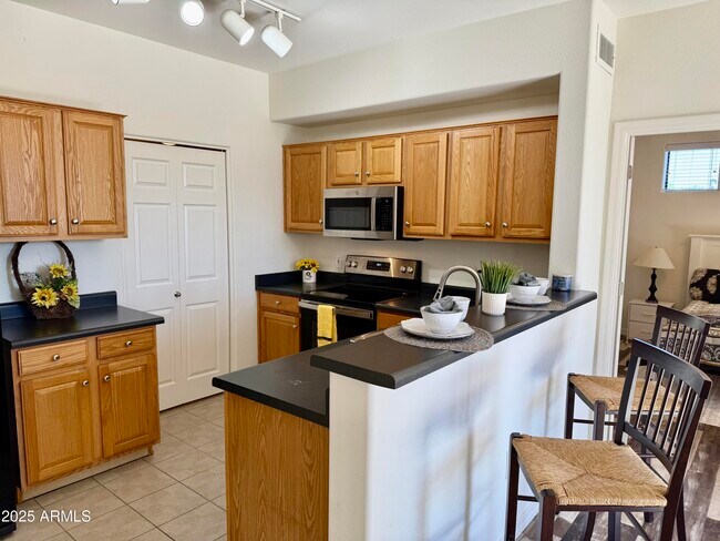 Building Photo - 3330 S Gilbert Rd