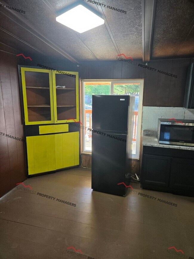 Building Photo - STATUS: -PENDING APPLICATION-| R51 | $1895...