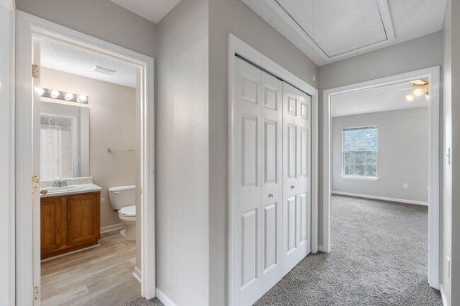 Building Photo - 183 Swaying Pine Ct