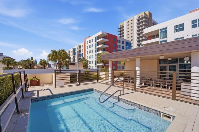 Building Photo - 1208 E Kennedy Blvd