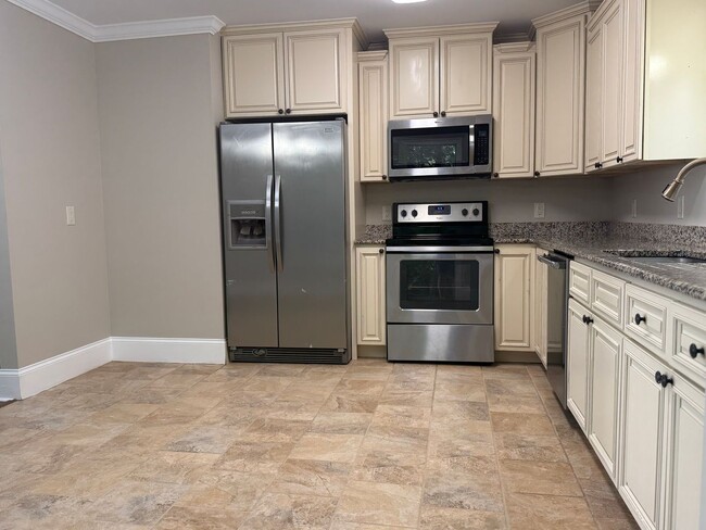 Building Photo - Amazingly Spacious Residence, Available Now!
