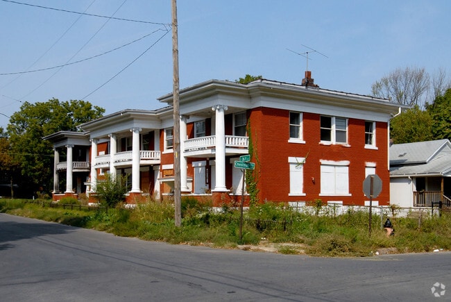 Building Photo - 2712 E 26th St