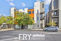 Building Photo - Contemporary Townhome on Tennyson