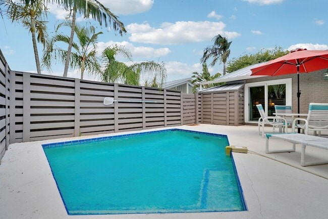 Building Photo - 1801 S US Hwy 1