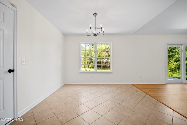 Building Photo - 7 Grandiflora Ln