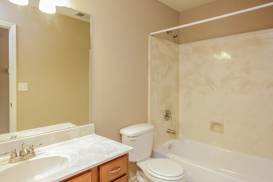 Building Photo - 1482 Lawson Dr