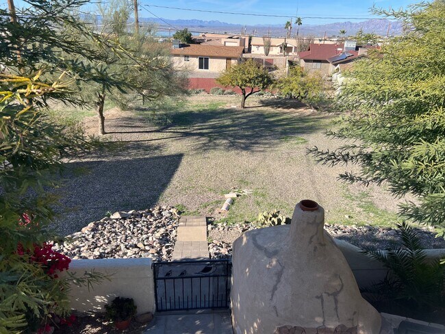 Building Photo - 3691 Tarpon Dr