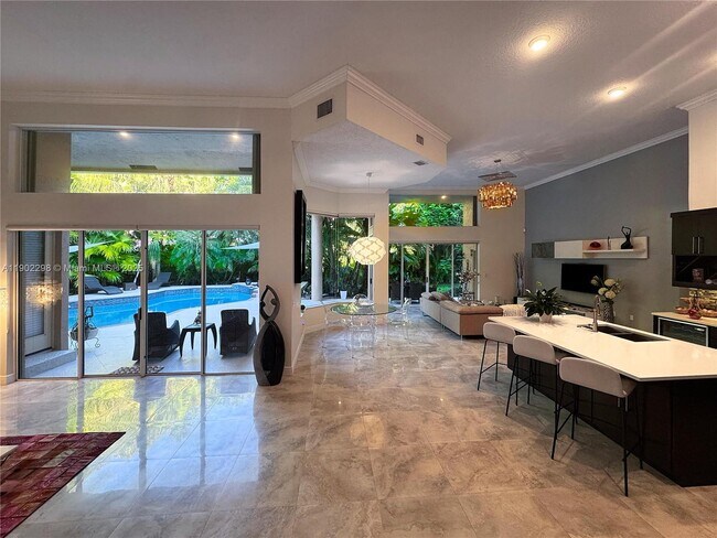 Building Photo - 375 Sabal Way