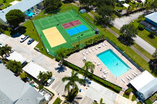 Building Photo - 6375 Riverwalk Ln