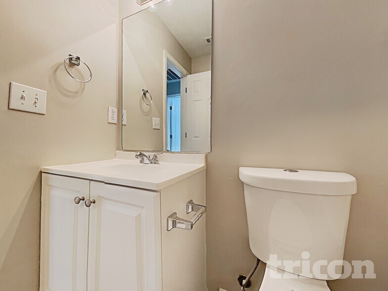 Building Photo - 2570 Harbins Mill Dr