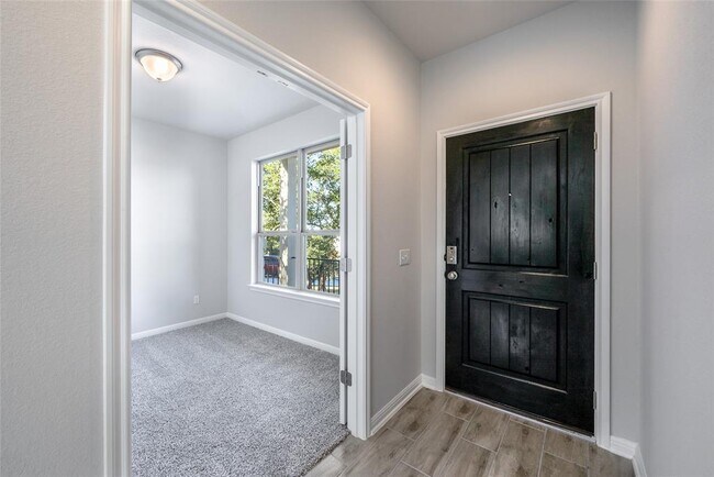 Building Photo - 104 Chalk Lake Cove