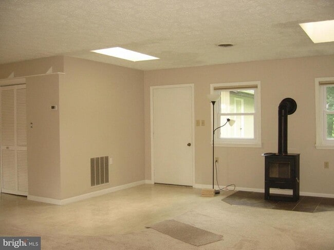 Building Photo - 165 Natalie Ln