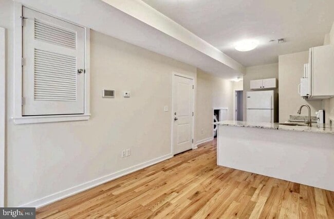 Building Photo - 1206 E Palmer St