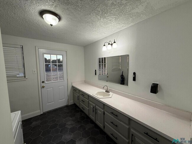 Building Photo - 2805 N Brand Dr