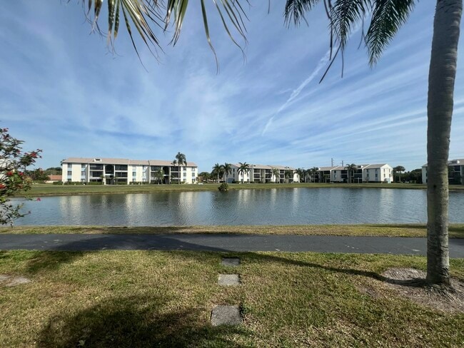 Building Photo - 1110 Green Pine Blvd