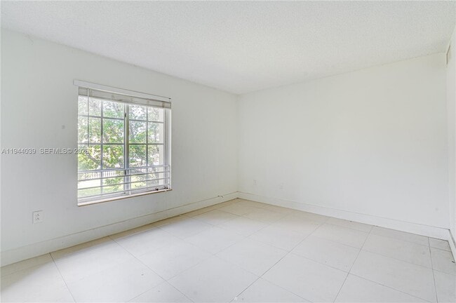 Building Photo - 5102 NW 79th Ave