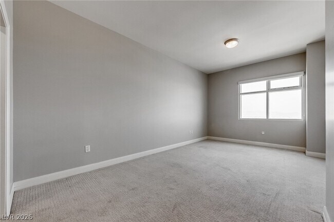 Building Photo - 150 S Las Vegas Blvd