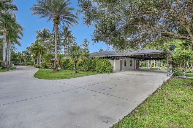 Building Photo - 10780 Anderson Ln