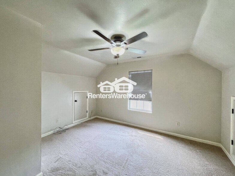 Building Photo - 1506 Raven St