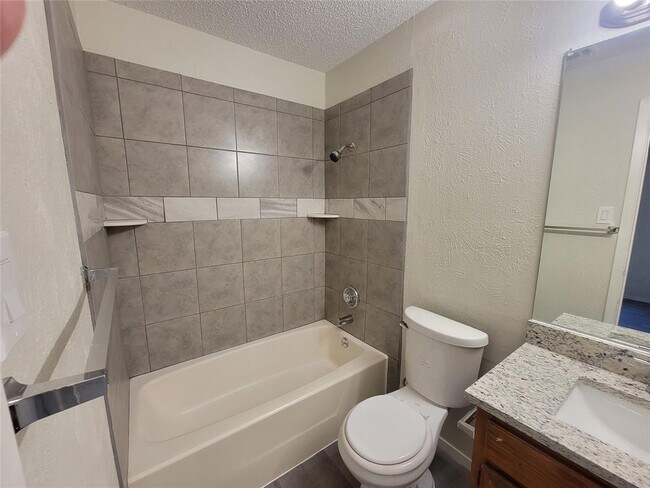 Building Photo - 12303 Alderbrook Dr