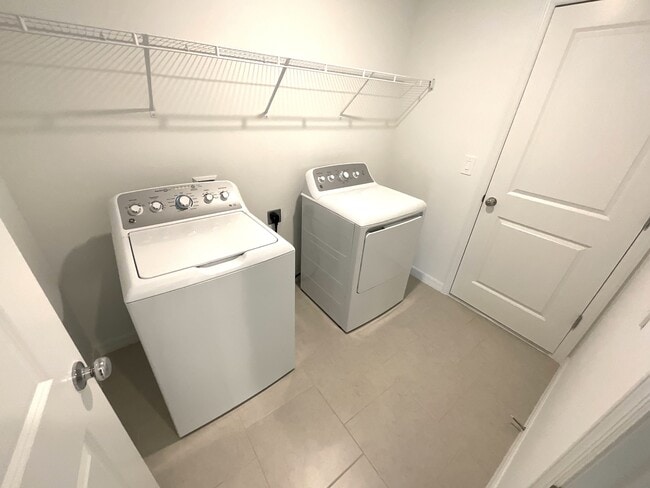 Building Photo - 11961 Savanna Lks Blvd