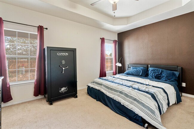 Building Photo - 103 Spike Run