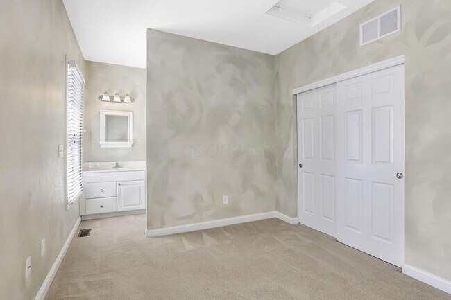 Building Photo - 319 W 2nd Ave