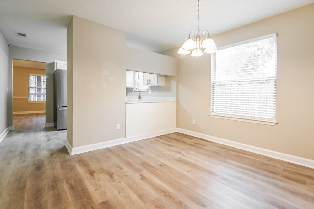 Building Photo - 2655 McCormick Woods Dr