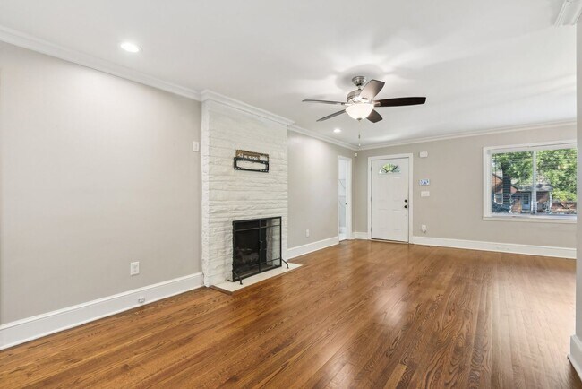 Building Photo - Charming 3BR House in Charlotte